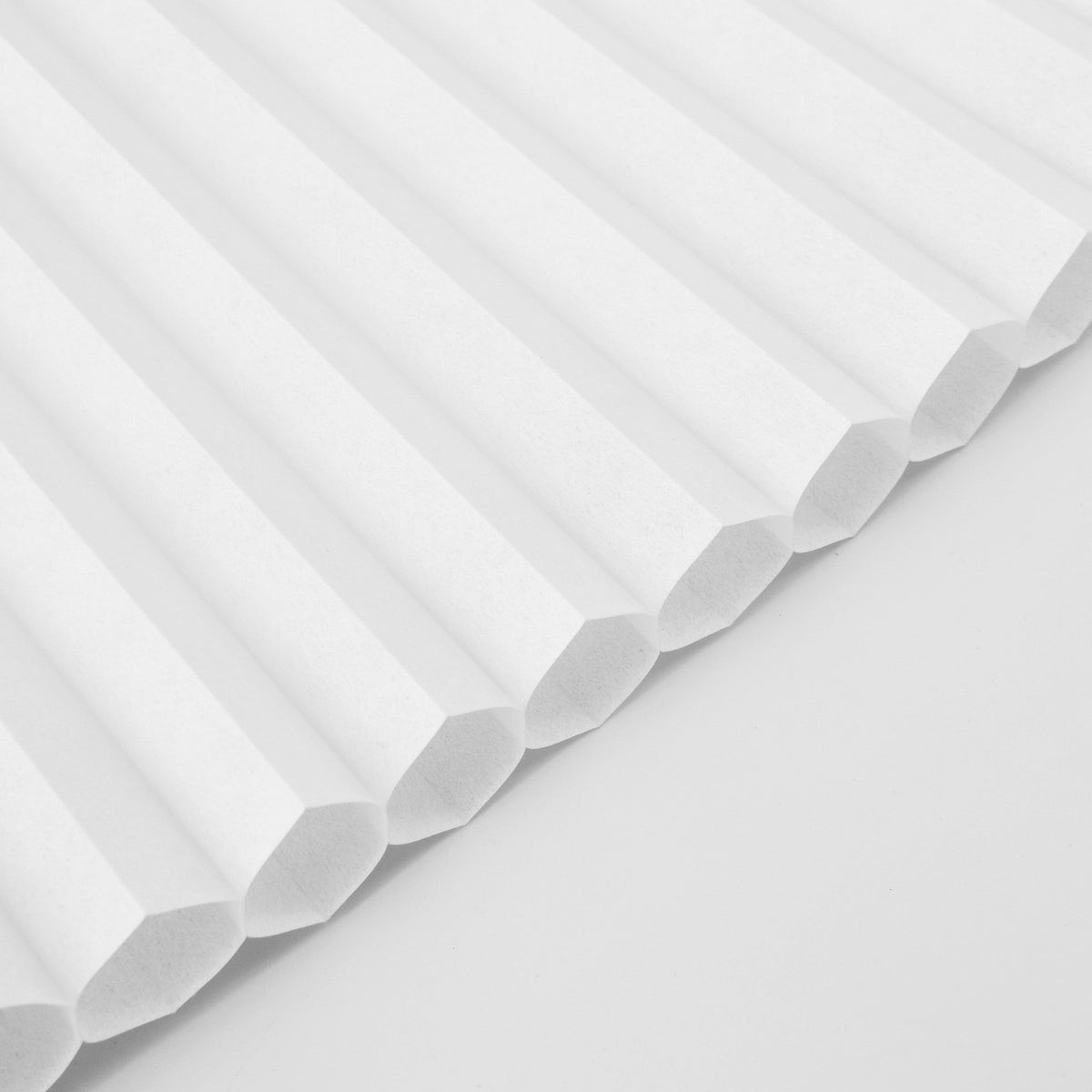 Single Cell Blackout & Light Filtering Cellular Shades